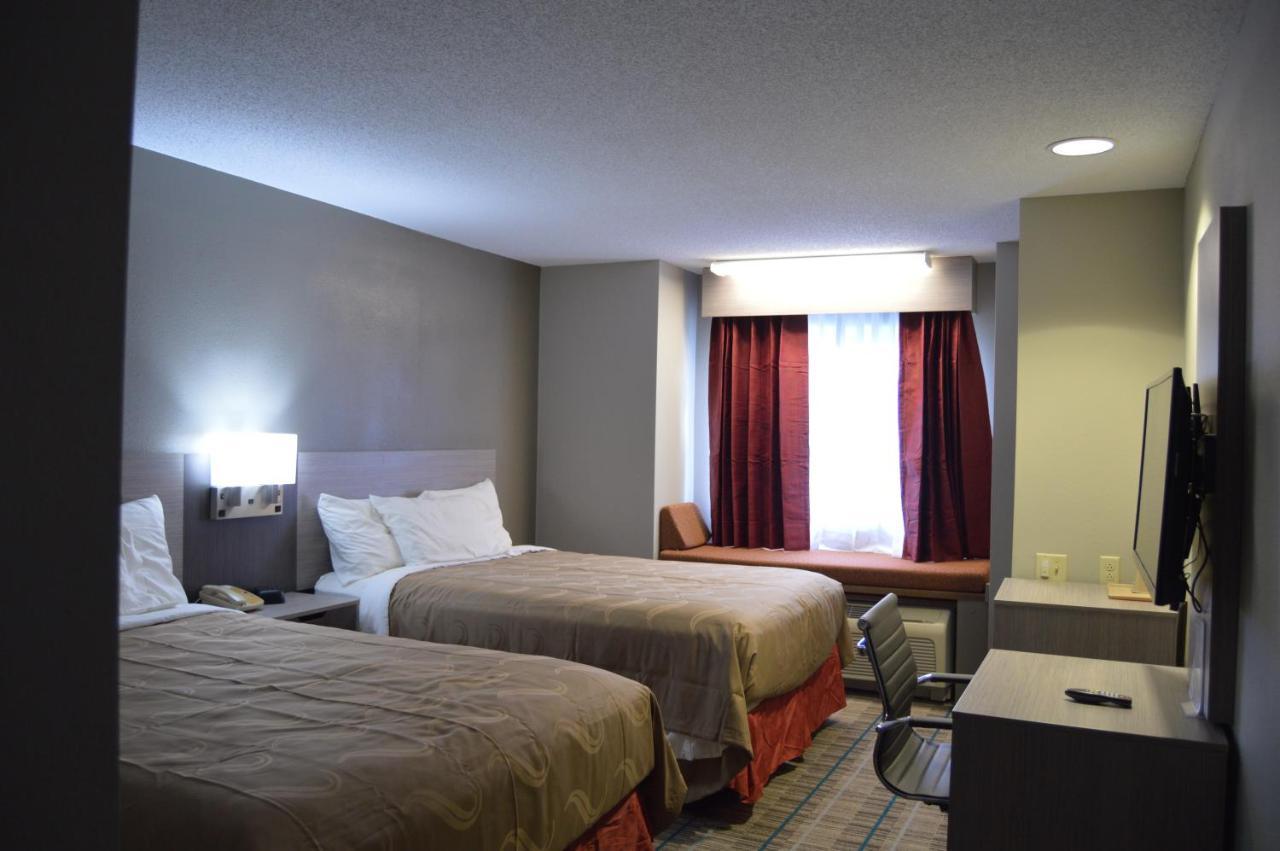 Quality Inn & Suites Grove City-Outlet Mall Kültér fotó