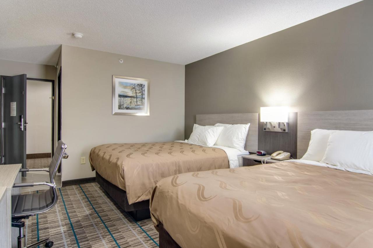 Quality Inn & Suites Grove City-Outlet Mall Kültér fotó